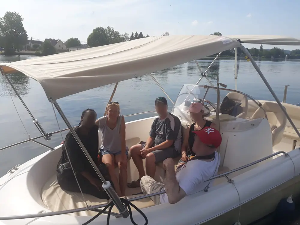 sejour sortie adaptees bourgogne bateau villeneuve all inclusif