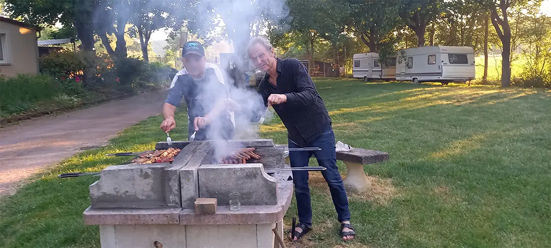 vacances adaptees handicap bourgogne barbecue camping all inclusif